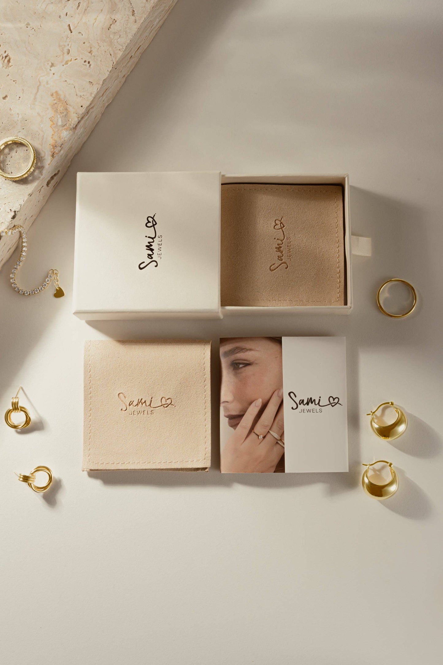 Oval Pendant Necklace