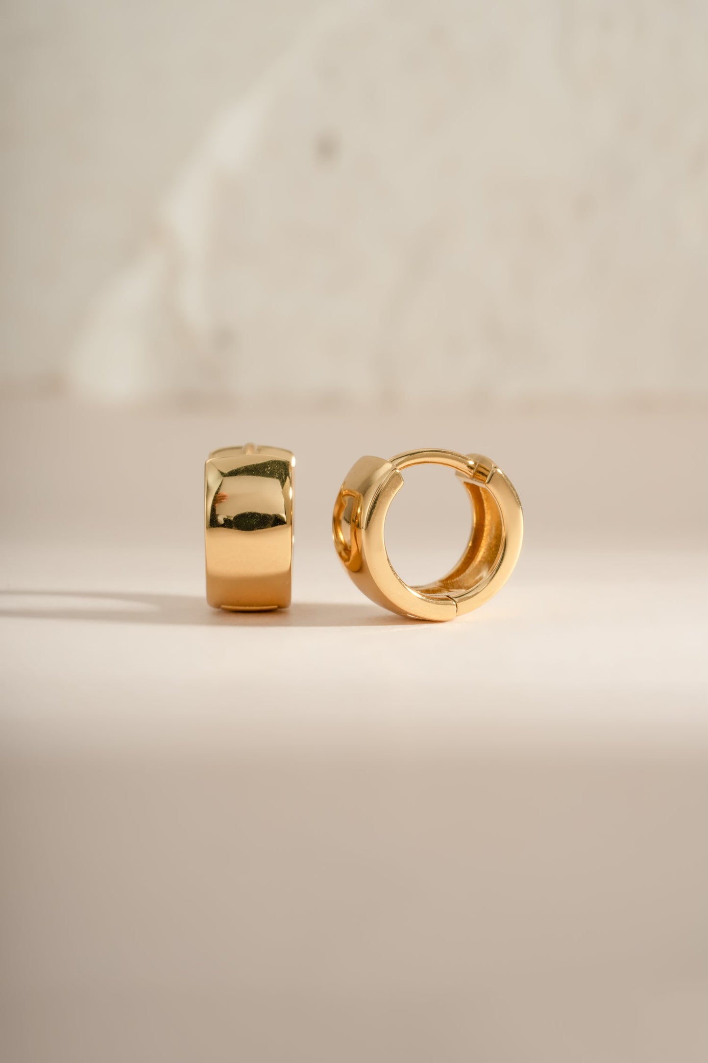 SMALL CHUNKY HOOPS