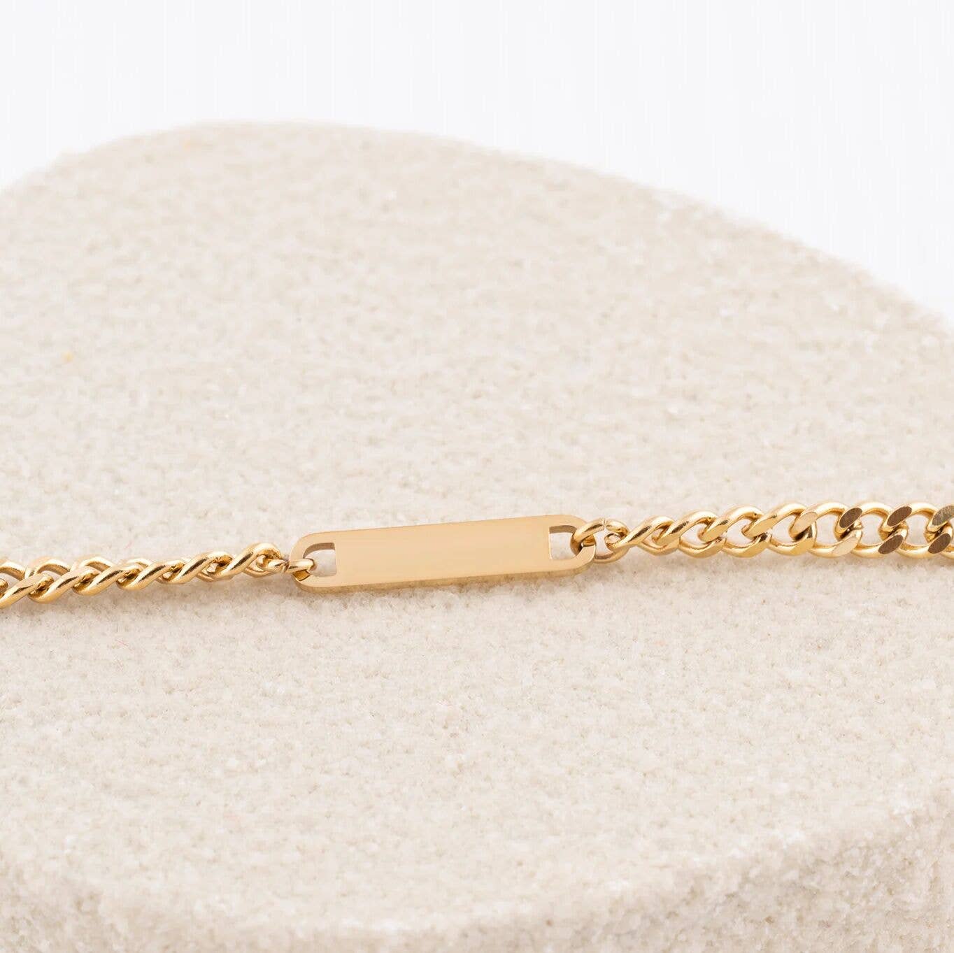14K Gold Filled Plus™ Engravable Curb Chain Bar Bracelet